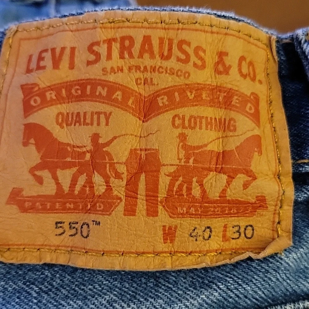 Levi's blue jeans 550 classic 5 pocket style 100% cotton straight leg 40x30 EUC…